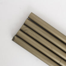 Cargar imagen en el visor de la galería, Olive Green - Barras de Lacre