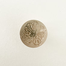 Cargar imagen en el visor de la galería, Full Bloom - Sello de 2.5 cm